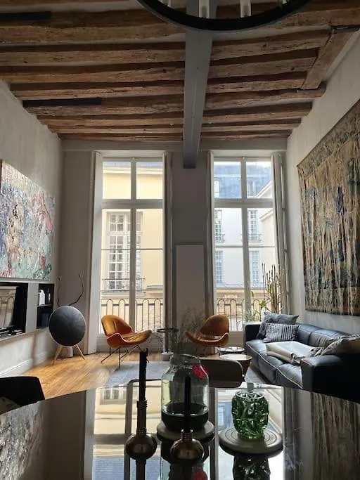 Golden Braque: Luxury Meet History * Paris